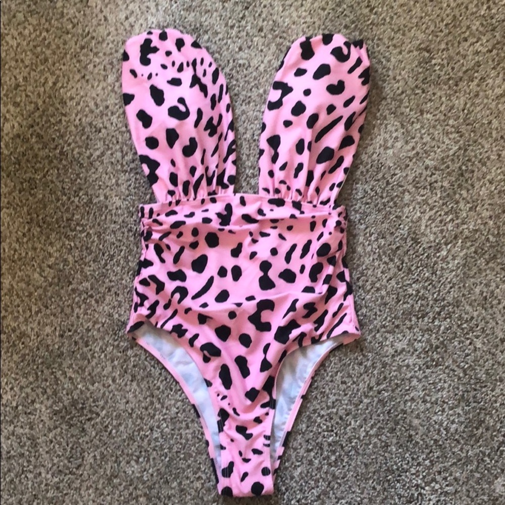 Deep V neck Leopard print swimsuit